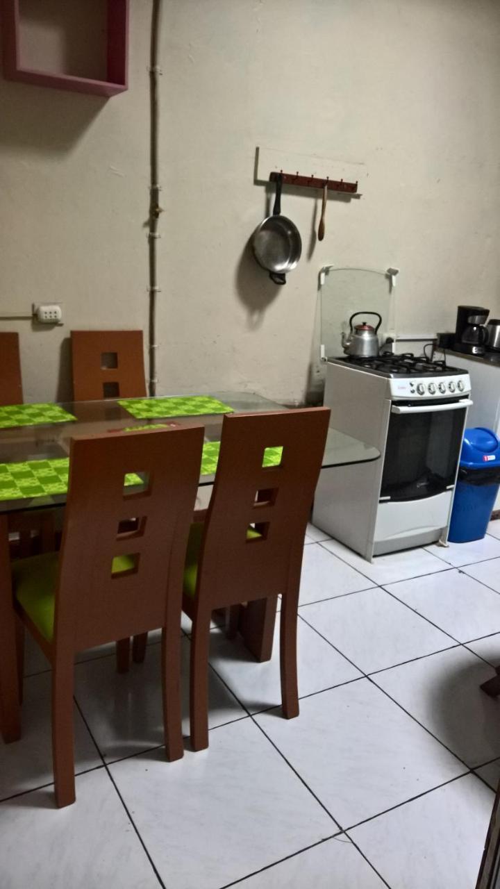 Habitaciones para Estudiantes Y/o Mochileros Lima Exterior foto